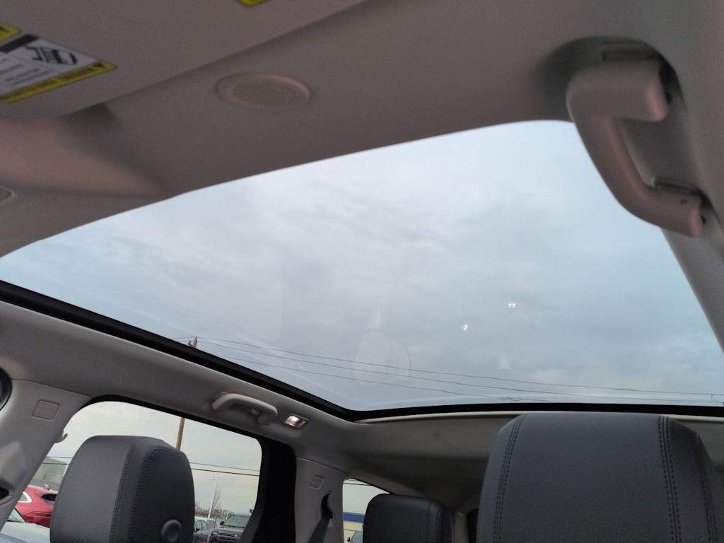 Thumbnail: 2025 Land Rover Discovery Sport - 26