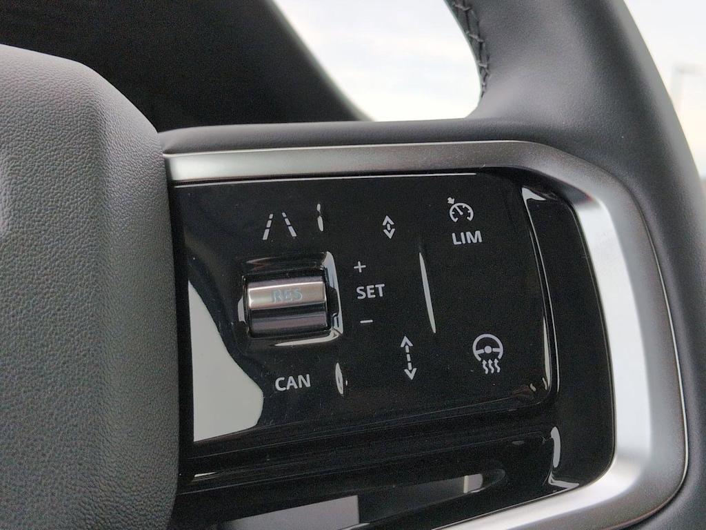 Thumbnail: 2025 Land Rover Discovery Sport - 30