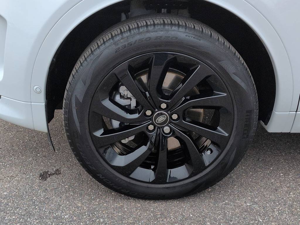 Thumbnail: 2025 Land Rover Discovery Sport - 8