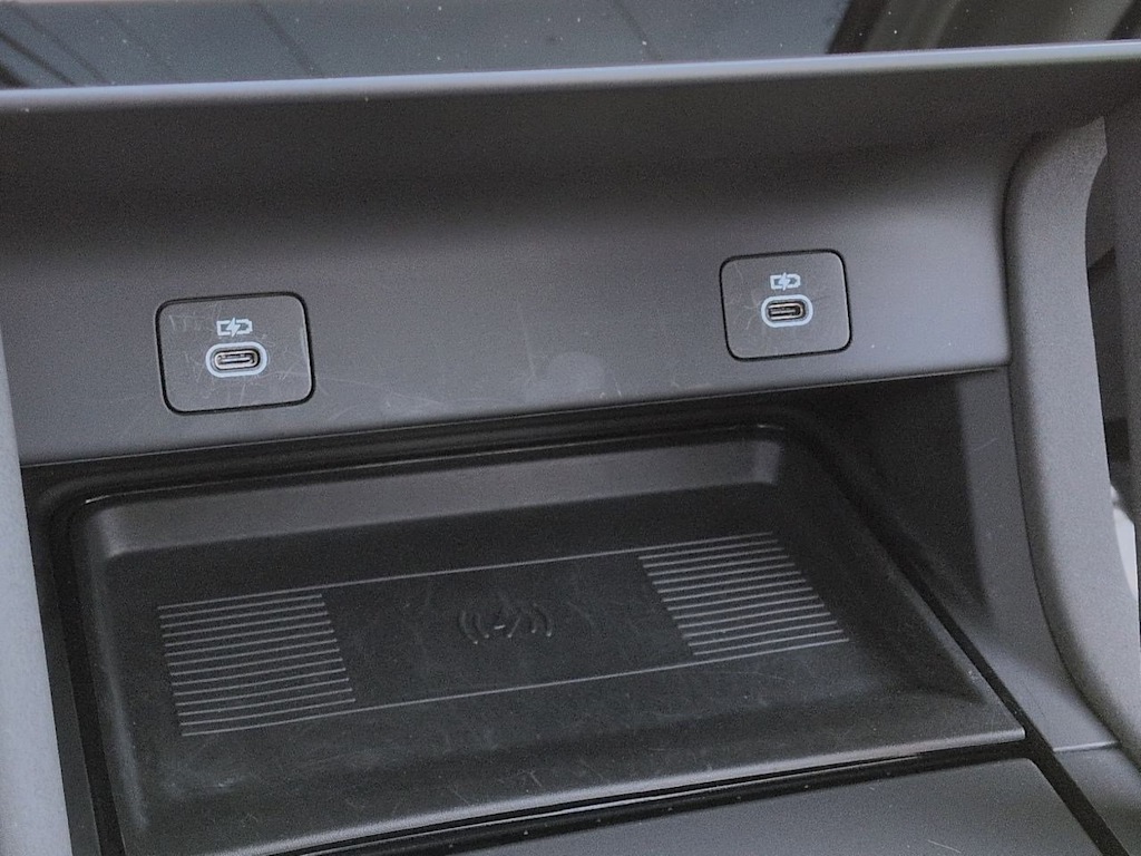 Thumbnail: 2025 Land Rover Discovery Sport - 35