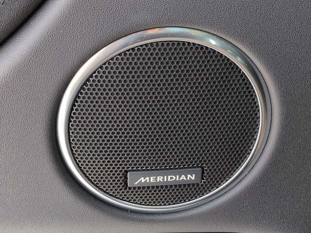 Thumbnail: 2025 Land Rover Discovery Sport - 34