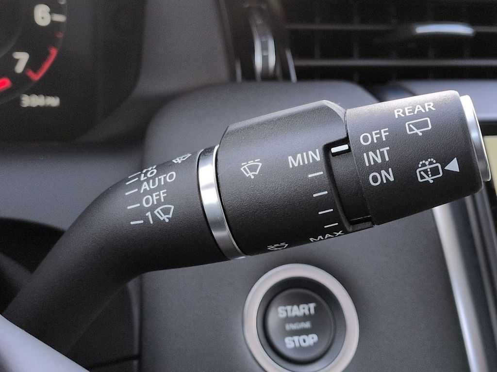 Thumbnail: 2025 Land Rover Discovery Sport - 32