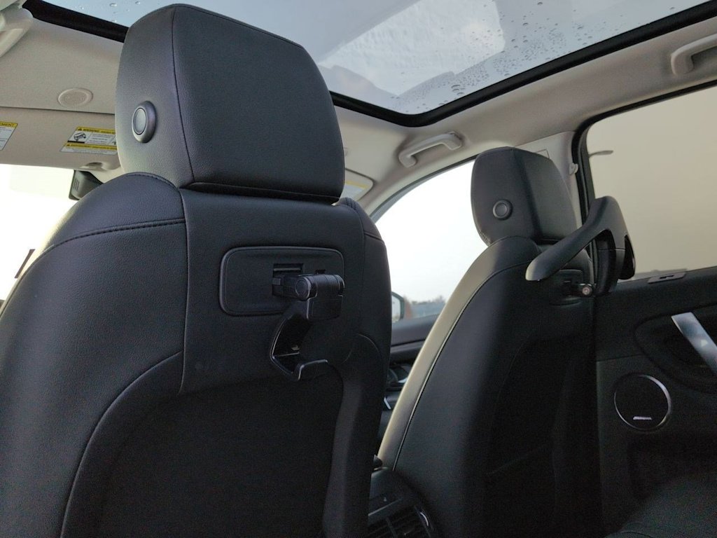 Thumbnail: 2025 Land Rover Discovery Sport - 26