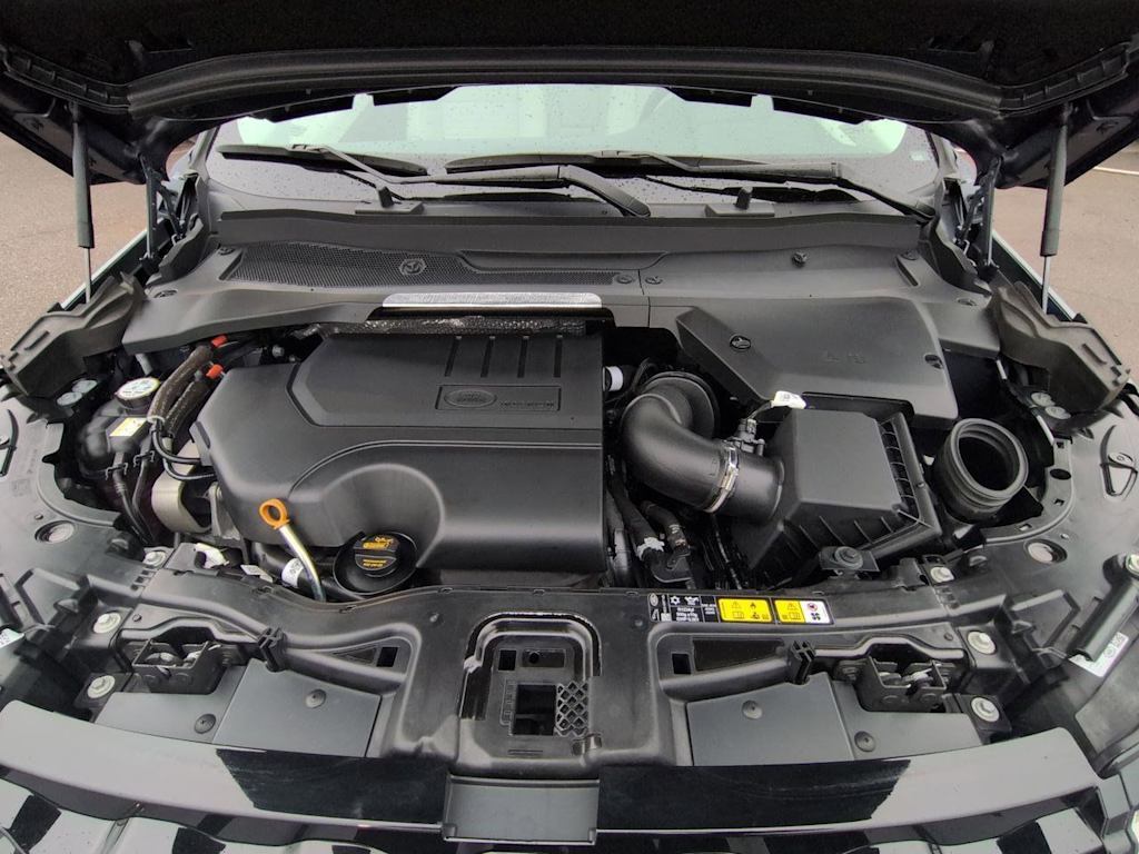 Thumbnail: 2025 Land Rover Discovery Sport - 9