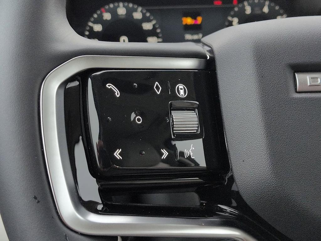 Thumbnail: 2025 Land Rover Discovery Sport - 31