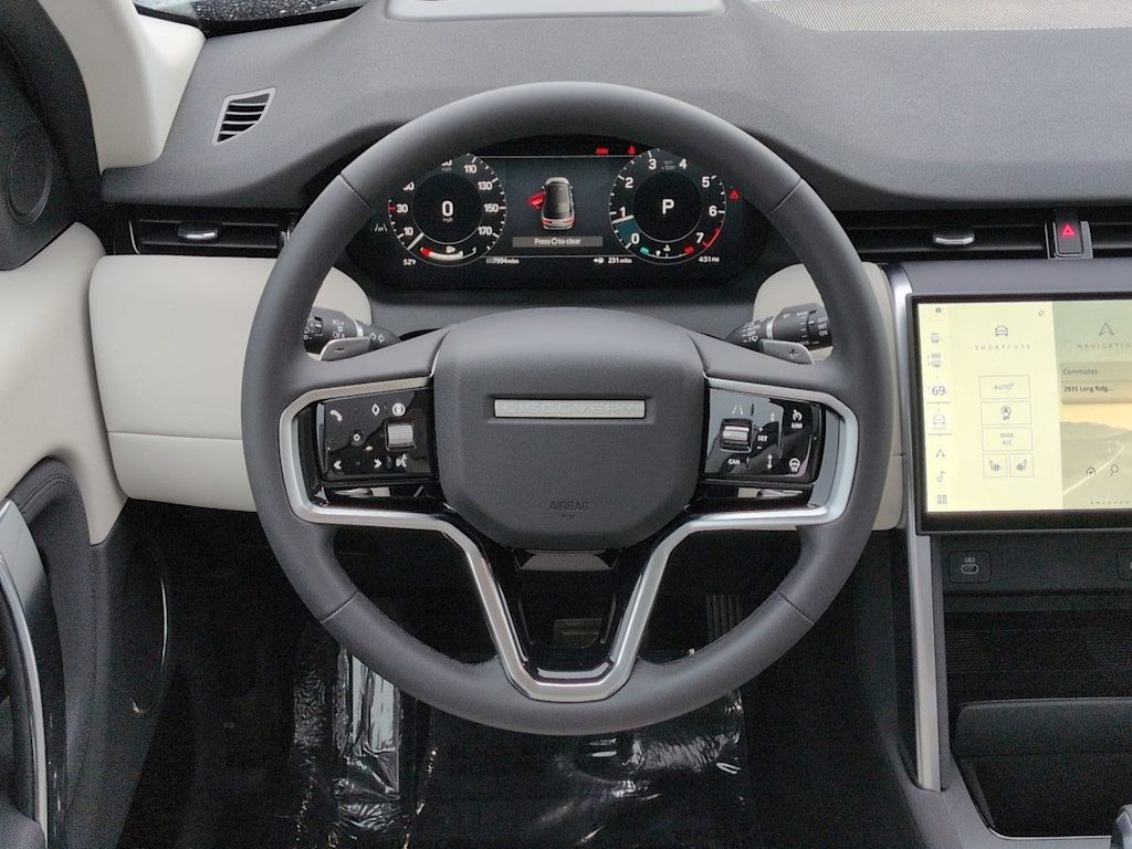 Thumbnail: 2025 Land Rover Discovery Sport - 14