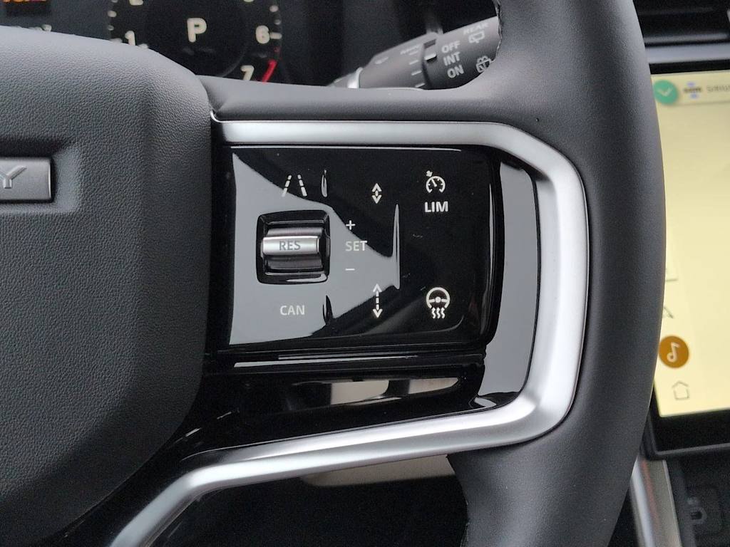 Thumbnail: 2025 Land Rover Discovery Sport - 32