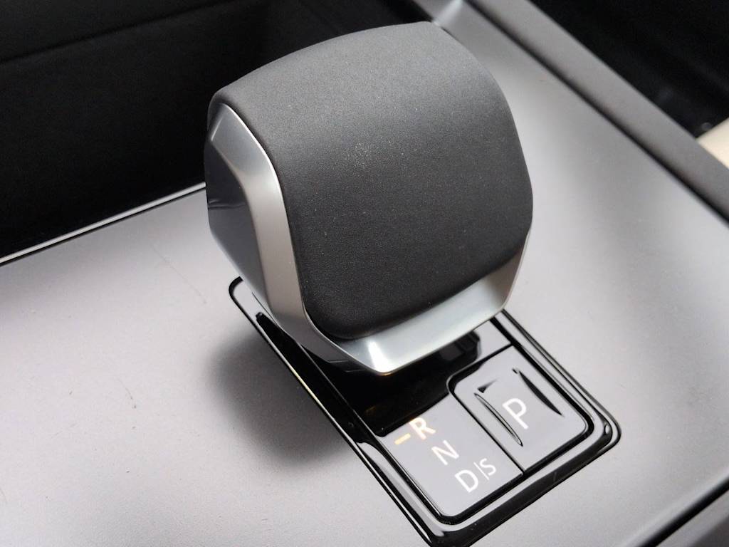 Thumbnail: 2025 Land Rover Discovery Sport - 19