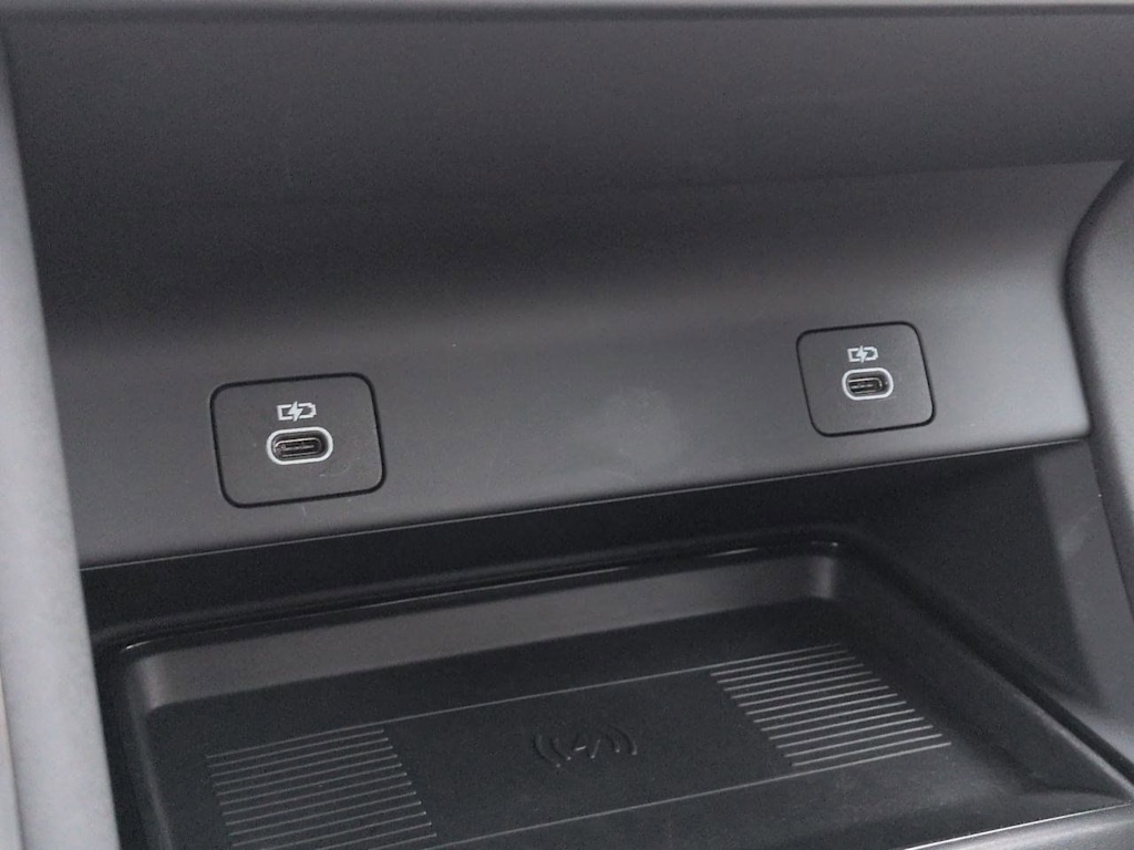 Thumbnail: 2025 Land Rover Discovery Sport - 37