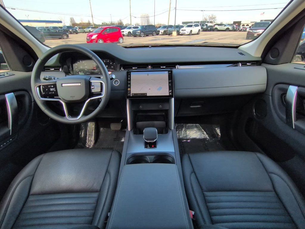 Thumbnail: 2025 Land Rover Discovery Sport - 9