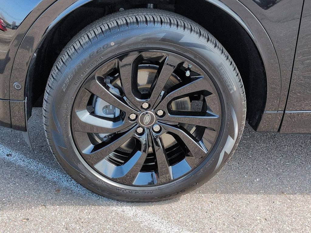 Thumbnail: 2025 Land Rover Discovery Sport - 7