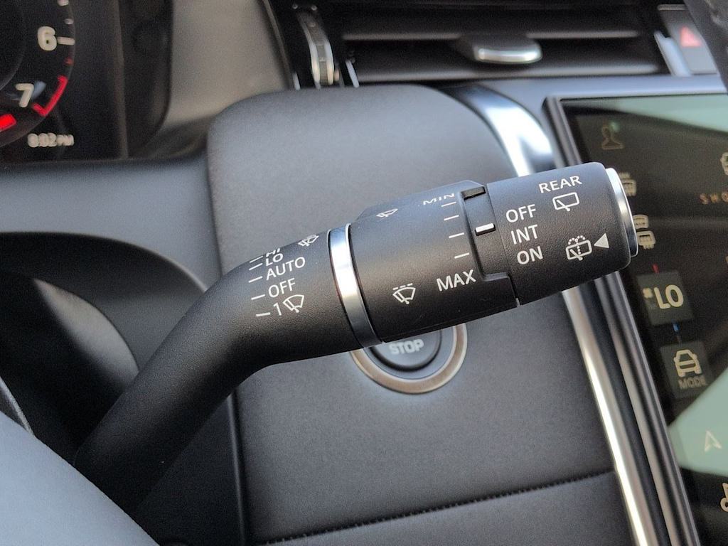 Thumbnail: 2025 Land Rover Discovery Sport - 14