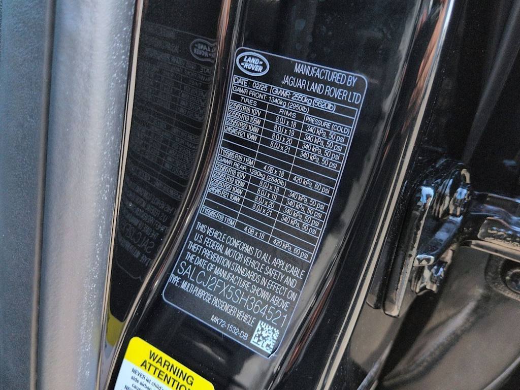 Thumbnail: 2025 Land Rover Discovery Sport - 19