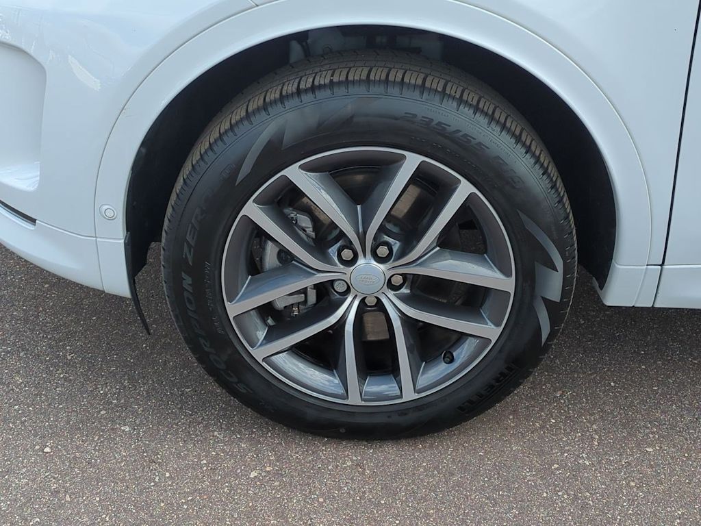 2024 Land Rover Discovery Sport S 8