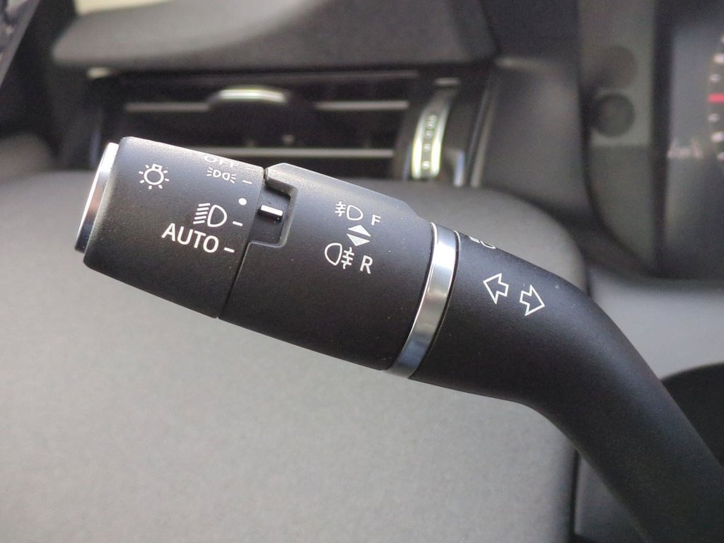 Thumbnail: 2025 Land Rover Discovery Sport - 32