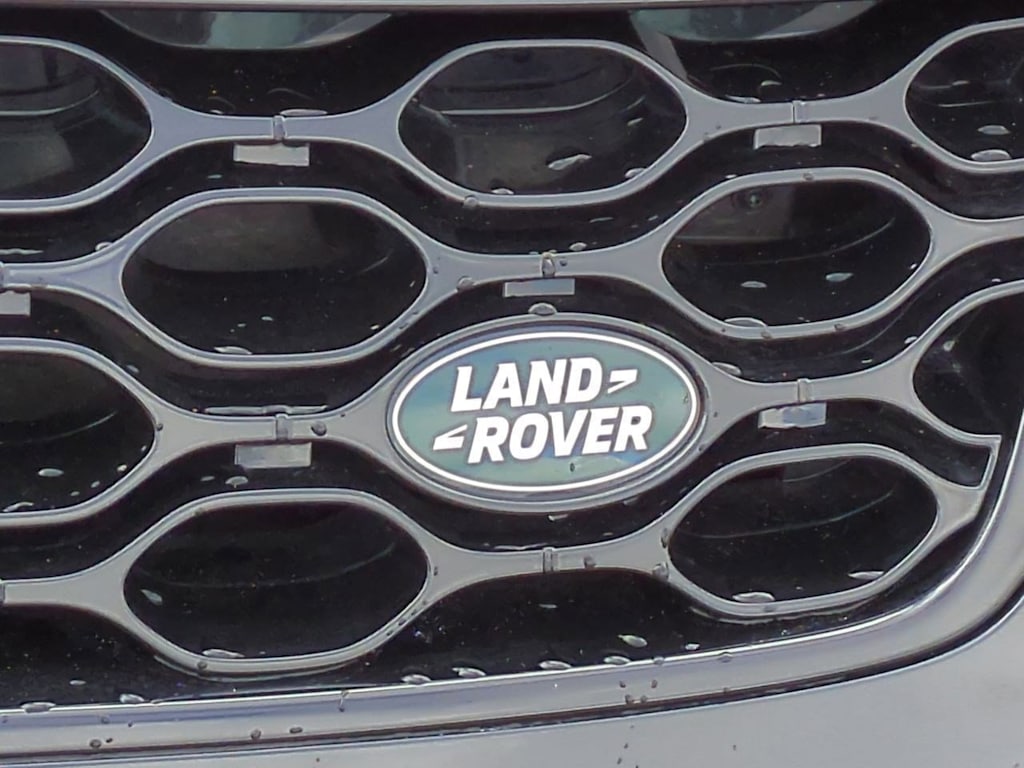Thumbnail: 2025 Land Rover Discovery Sport - 8