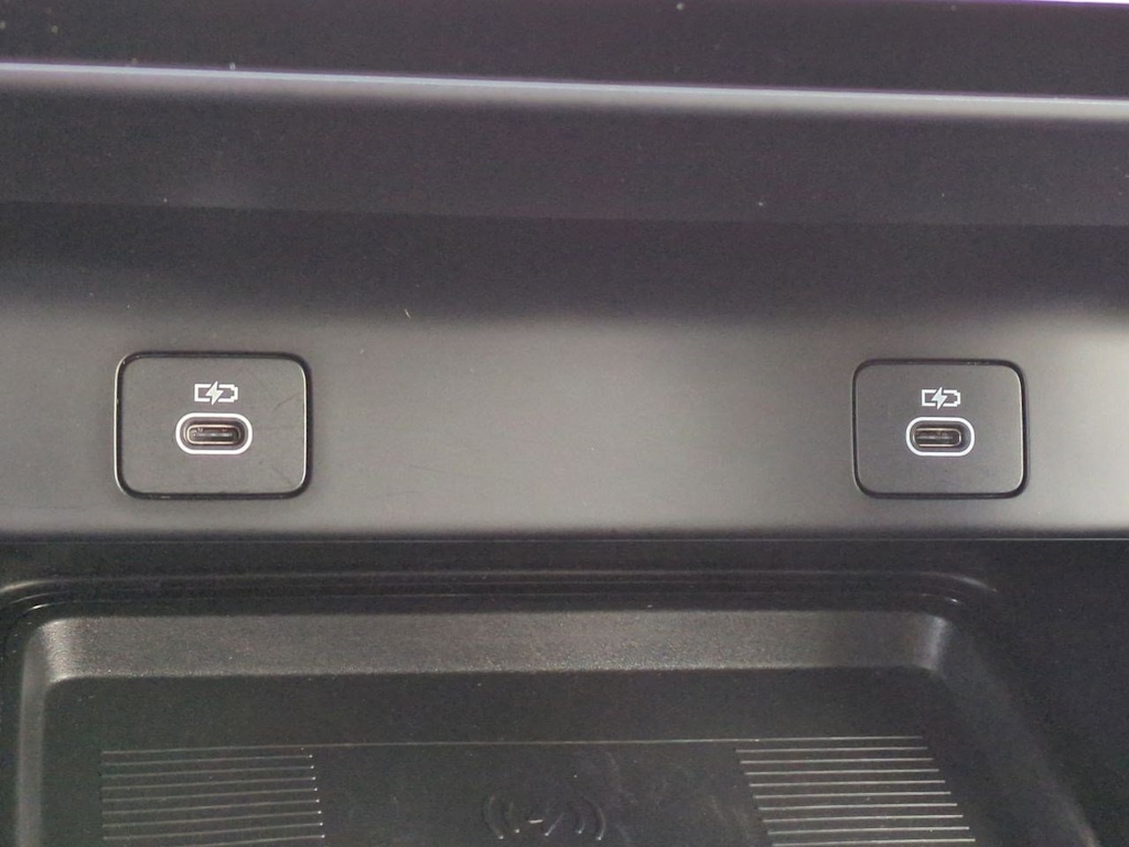 Thumbnail: 2025 Land Rover Discovery Sport - 36