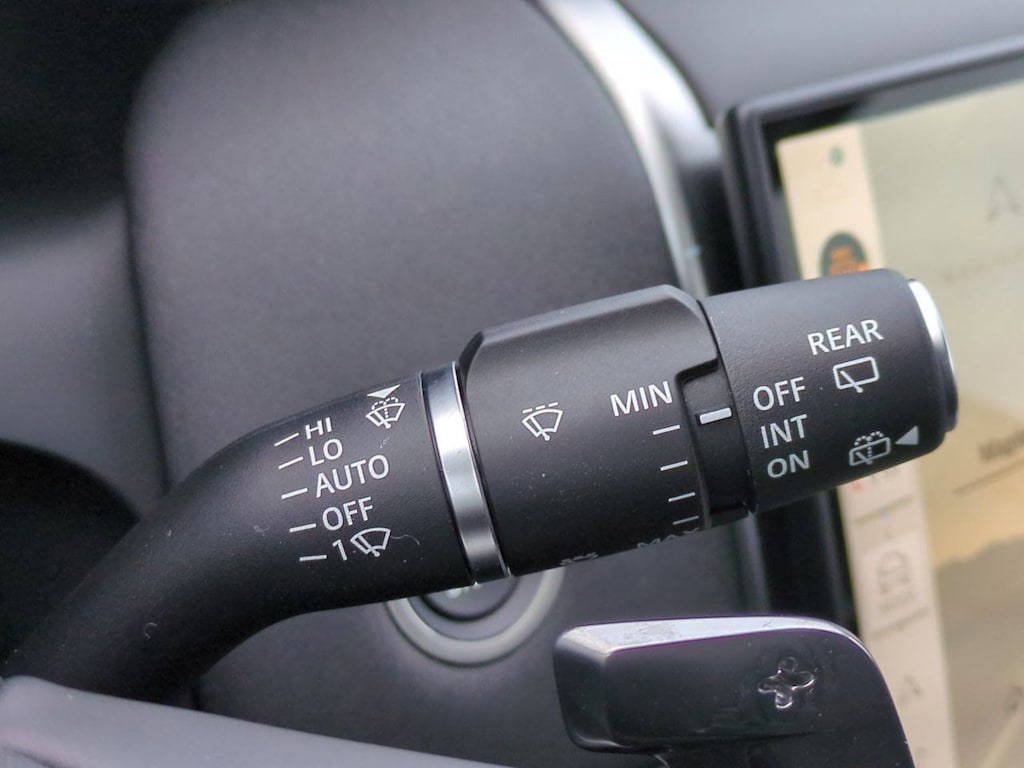 Thumbnail: 2025 Land Rover Discovery Sport - 30