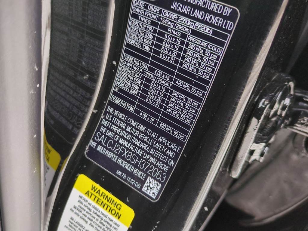 Thumbnail: 2025 Land Rover Discovery Sport - 17