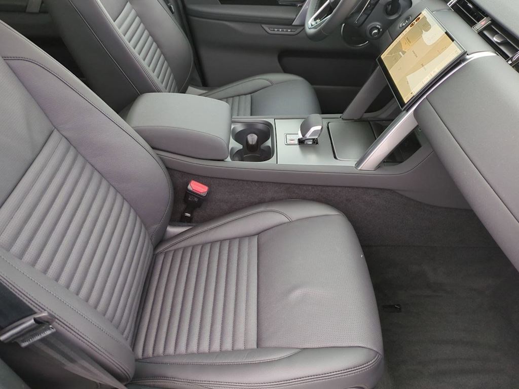 Thumbnail: 2025 Land Rover Discovery Sport - 26