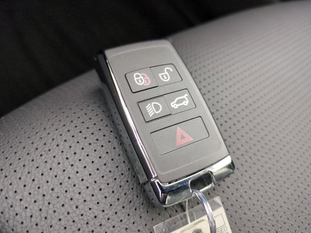 Thumbnail: 2025 Land Rover Discovery Sport - 36