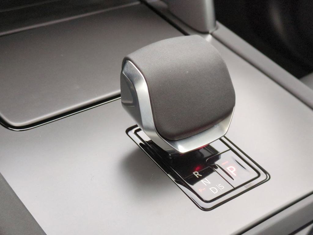 Thumbnail: 2025 Land Rover Discovery Sport - 16