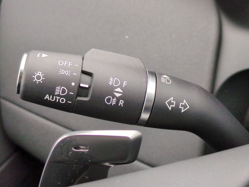 Thumbnail: 2025 Land Rover Discovery Sport - 31