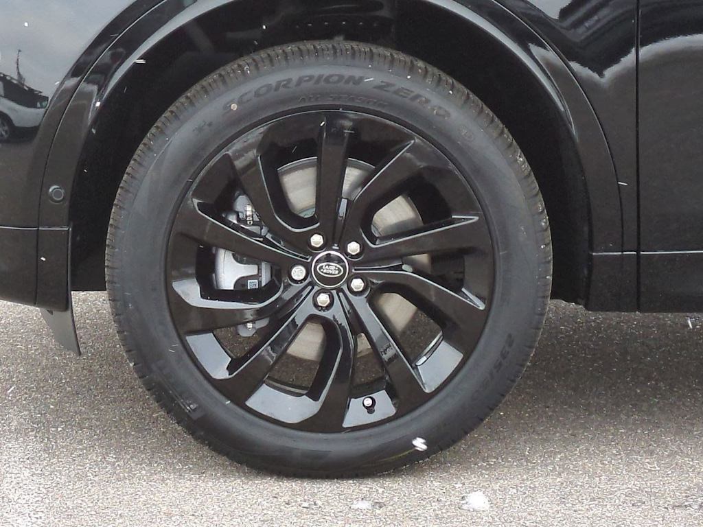 Thumbnail: 2025 Land Rover Discovery Sport - 8