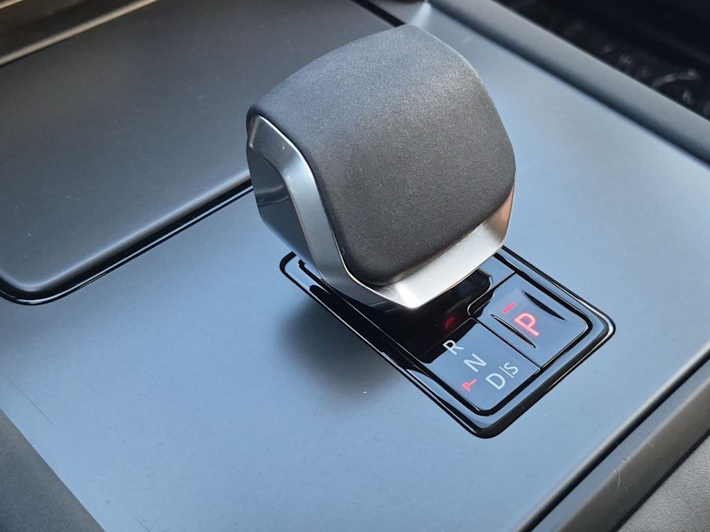 Thumbnail: 2025 Land Rover Discovery Sport - 18