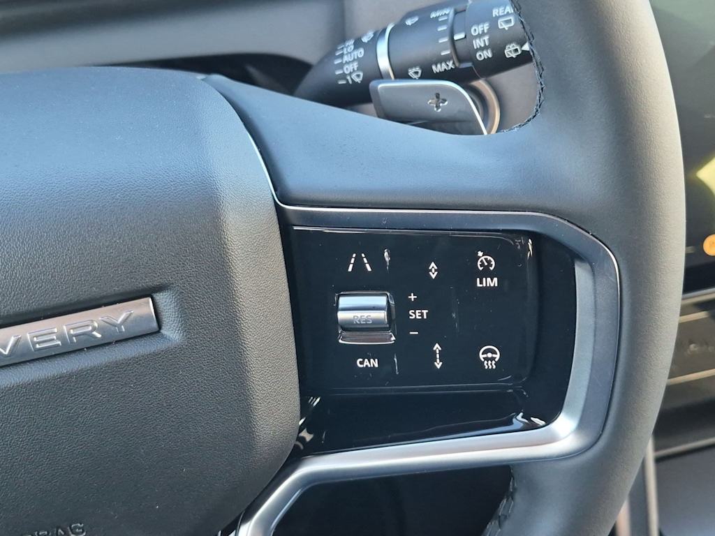Thumbnail: 2025 Land Rover Discovery Sport - 32
