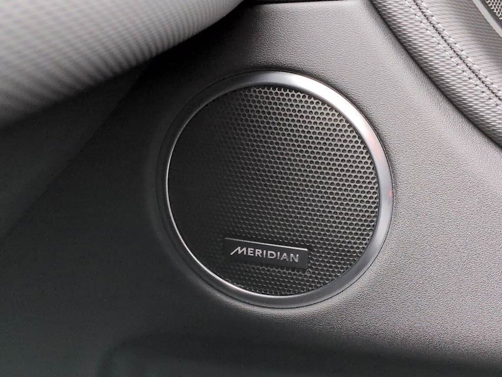 Thumbnail: 2026 Land Rover Discovery Sport - 35