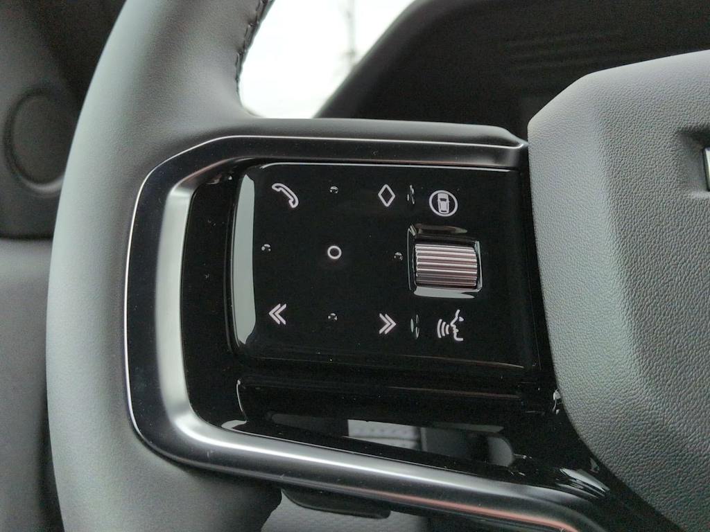 Thumbnail: 2026 Land Rover Discovery Sport - 31