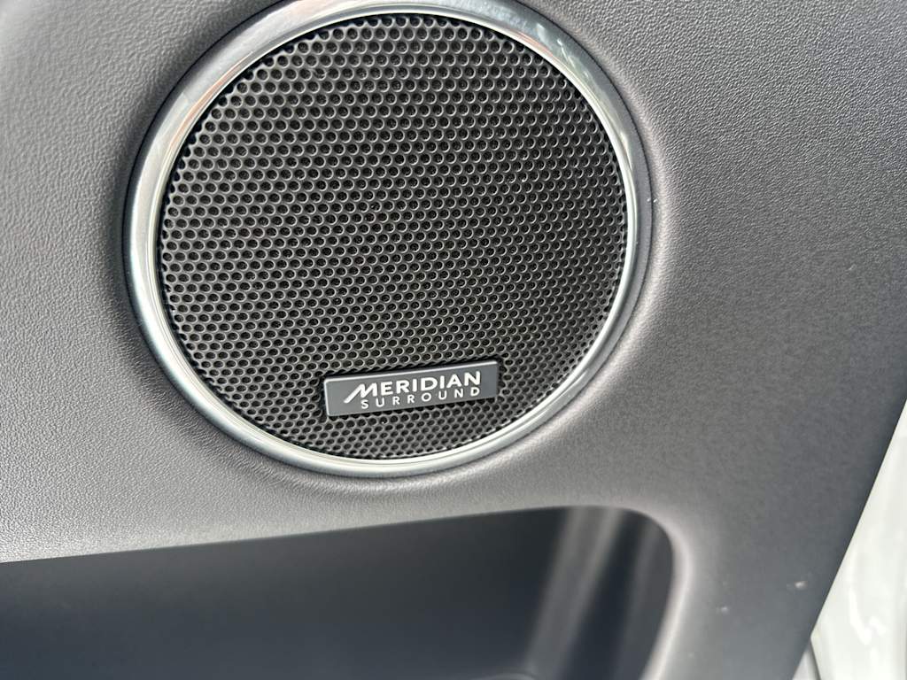 Thumbnail: 2025 Land Rover Discovery Sport - 25