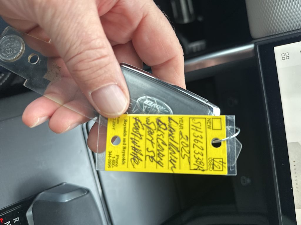 Thumbnail: 2025 Land Rover Discovery Sport - 10