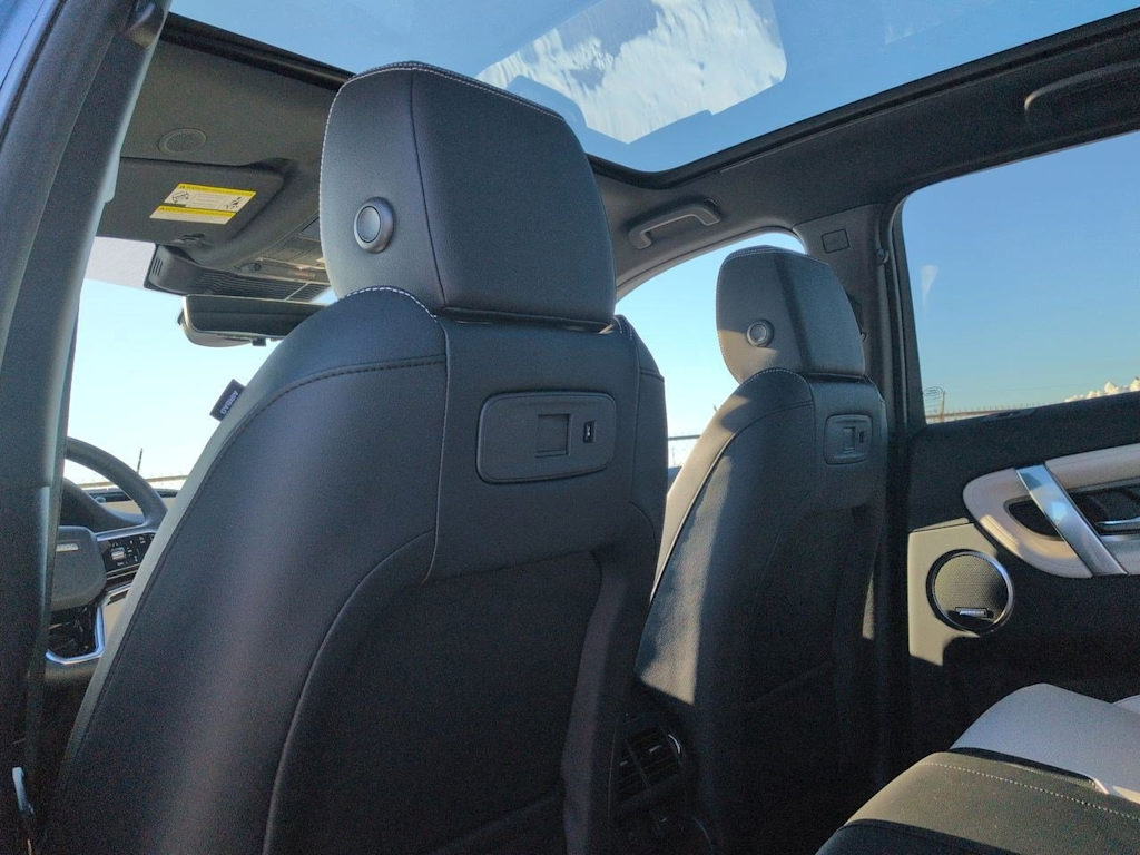 Thumbnail: 2026 Land Rover Discovery Sport - 11