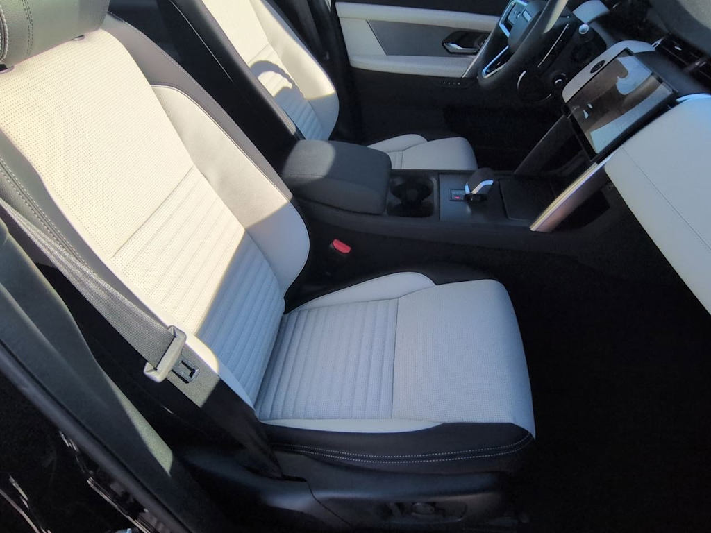 Thumbnail: 2026 Land Rover Discovery Sport - 10