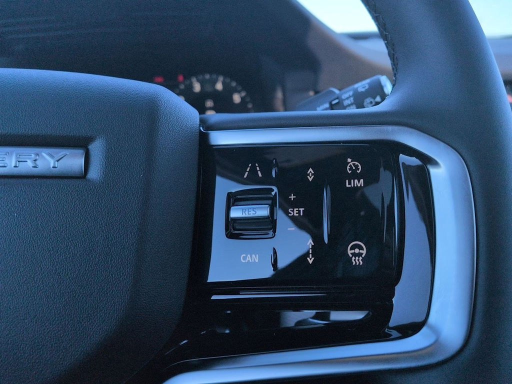 Thumbnail: 2026 Land Rover Discovery Sport - 28