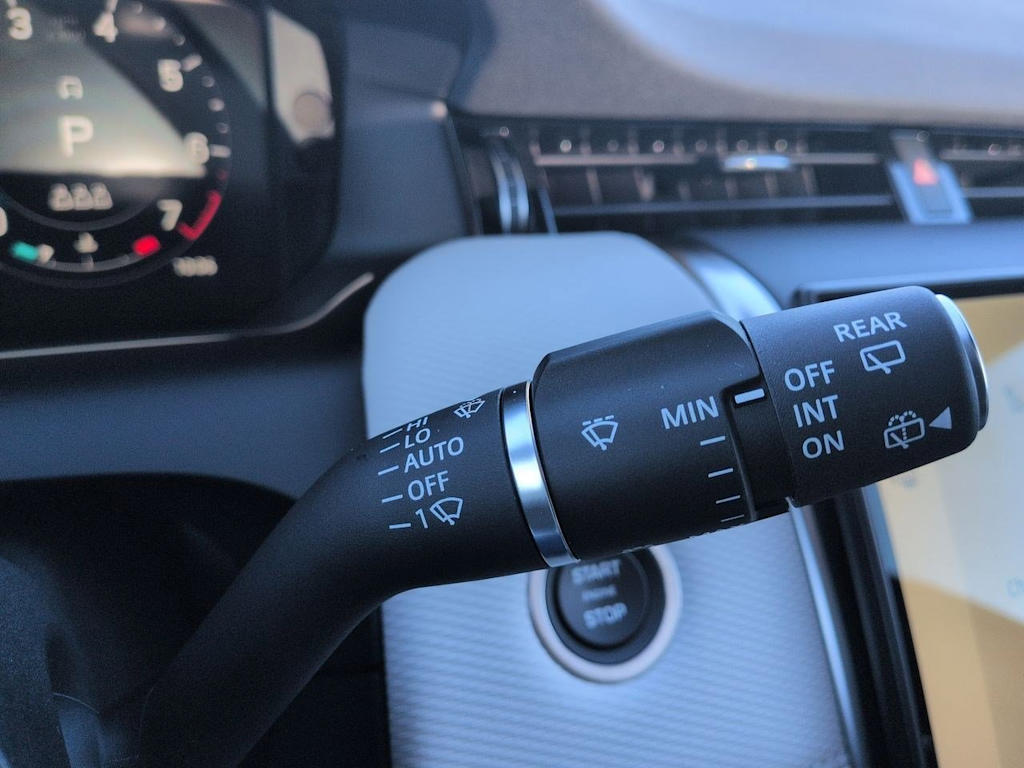 Thumbnail: 2026 Land Rover Discovery Sport - 29