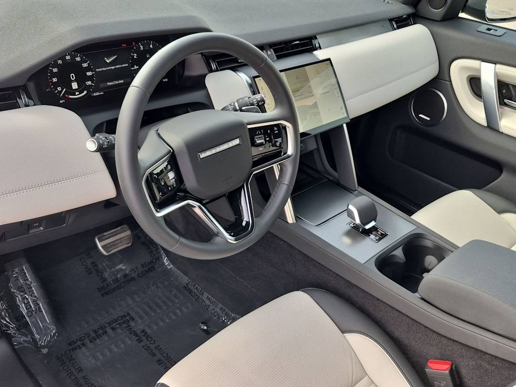 Thumbnail: 2026 Land Rover Discovery Sport - 2