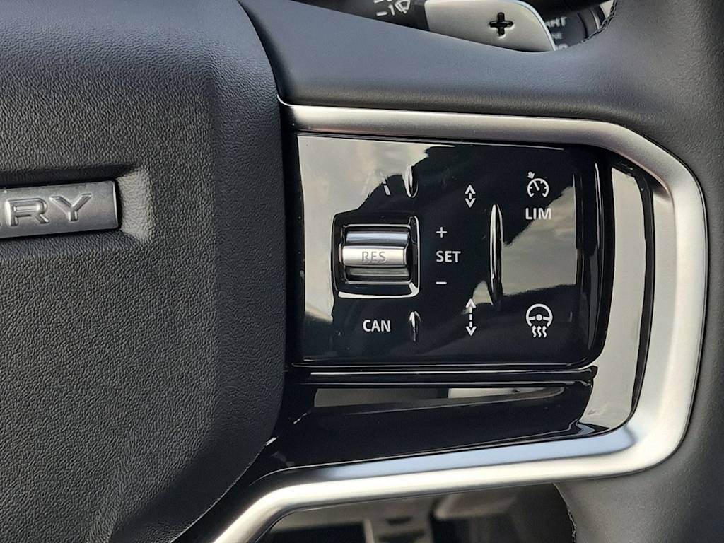 Thumbnail: 2026 Land Rover Discovery Sport - 31