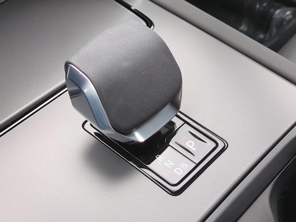 2025 Land Rover Discovery Sport Dynamic SE 17