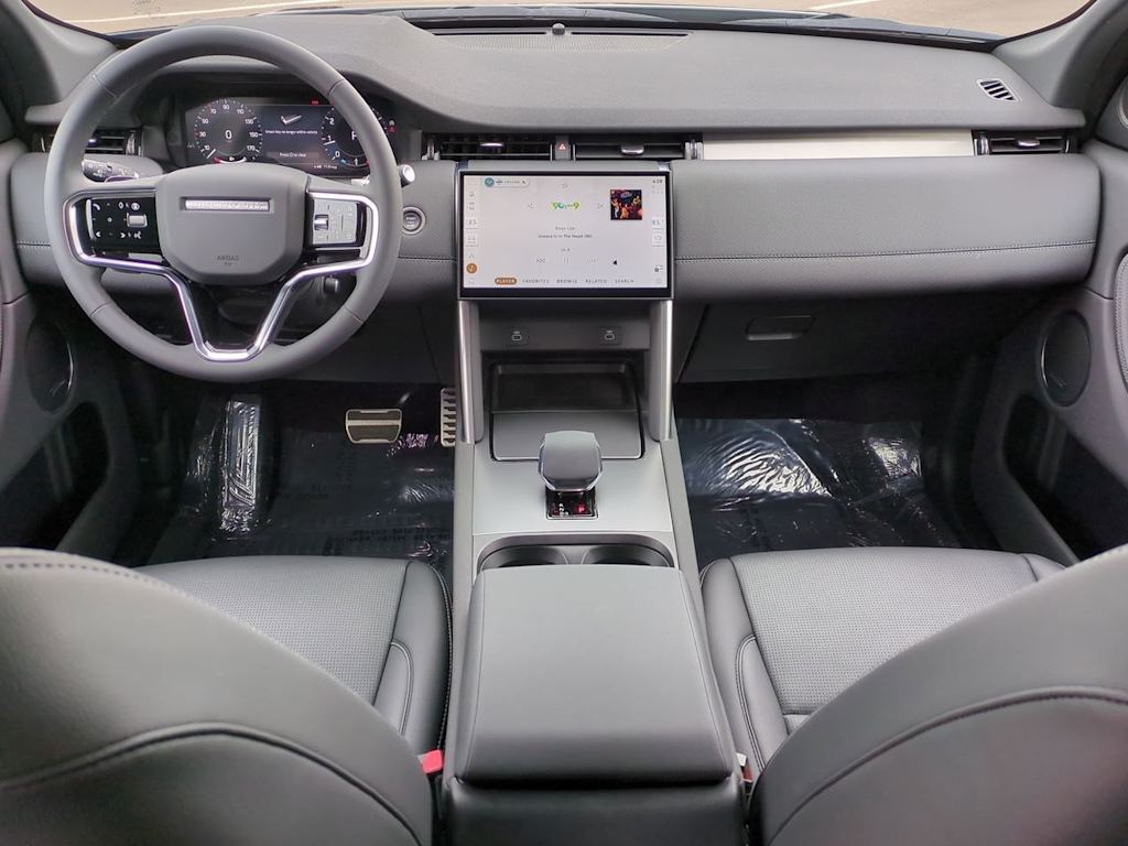 2025 Land Rover Discovery Sport Dynamic SE 9