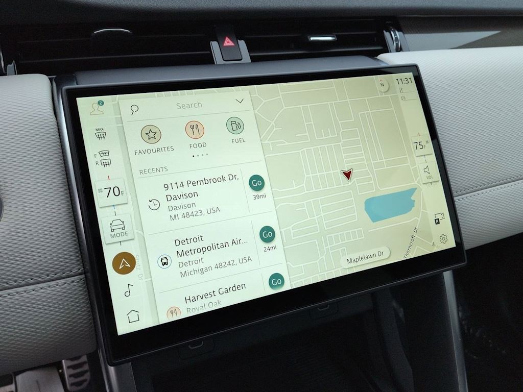 Thumbnail: 2025 Land Rover Discovery Sport - 19