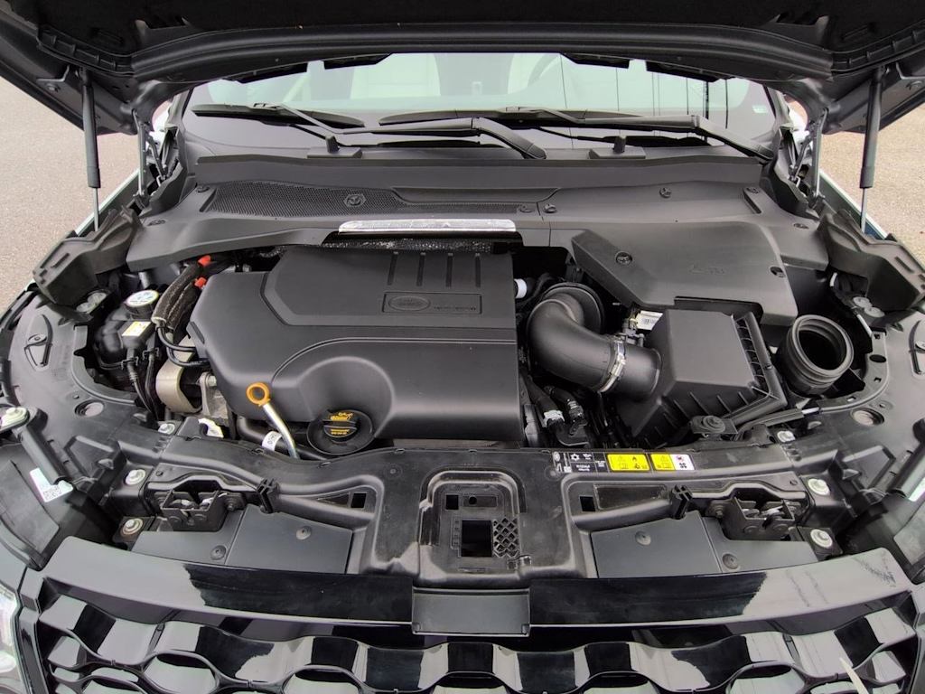 Thumbnail: 2025 Land Rover Discovery Sport - 9