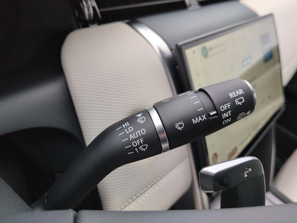 Thumbnail: 2025 Land Rover Discovery Sport - 15