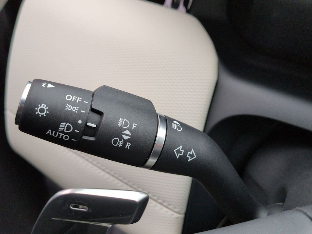 Thumbnail: 2025 Land Rover Discovery Sport - 33