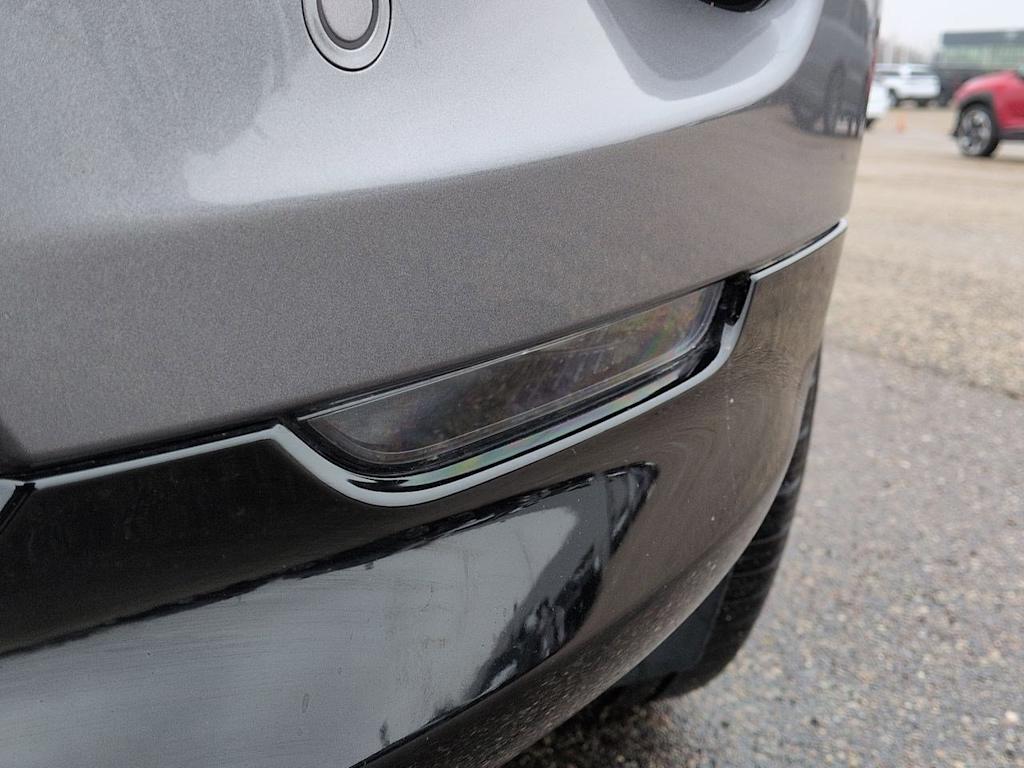 Thumbnail: 2025 Land Rover Discovery Sport - 23