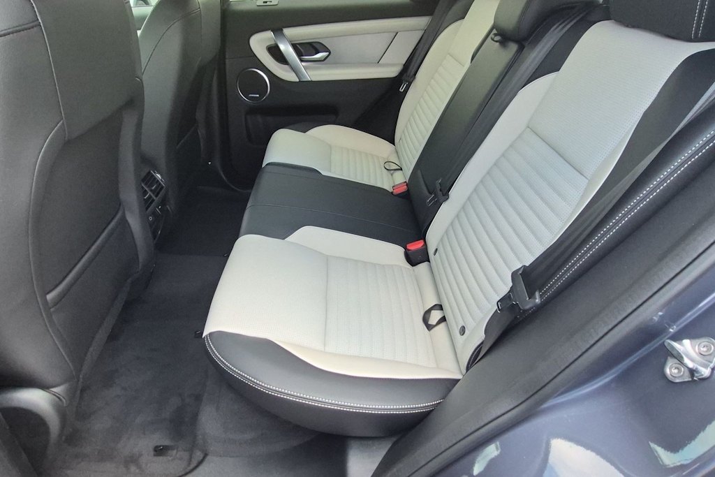 Thumbnail: 2026 Land Rover Discovery Sport - 28