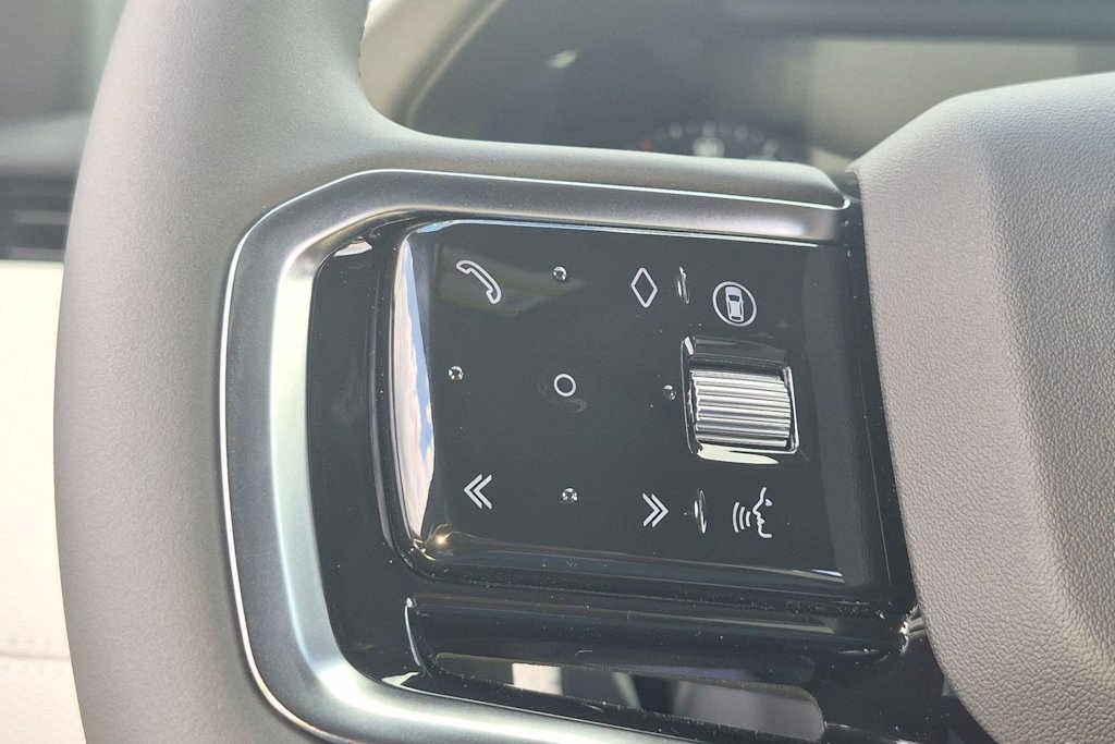 Thumbnail: 2026 Land Rover Discovery Sport - 30
