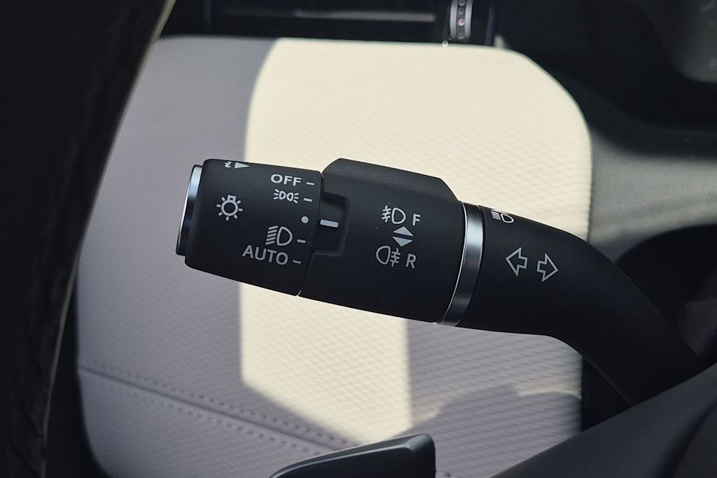 Thumbnail: 2026 Land Rover Discovery Sport - 19